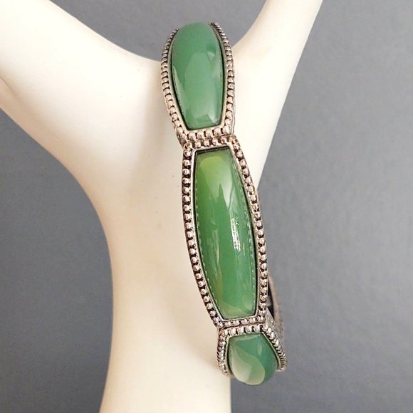 Green and silver stretch bracelet - Picture 4 of 9